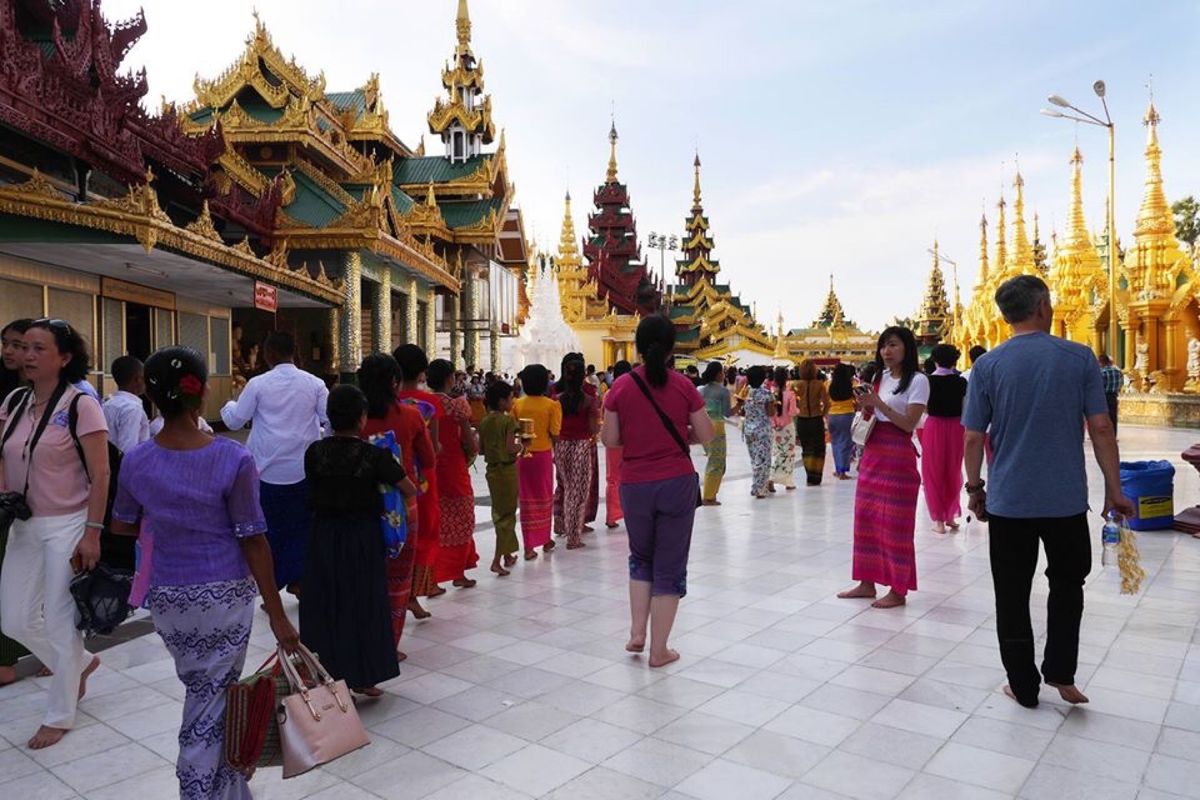 ヤンゴンのパゴダ。
それはそれは美しい場所です