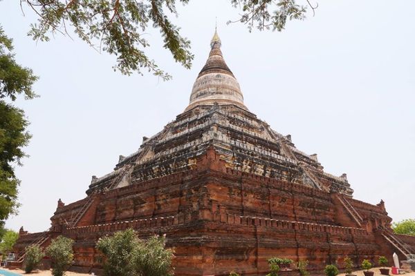 ミャンマー・Yangon「ミャンマー10日間」の写真：古都バガンはとにかく暑かった。
バイク借...