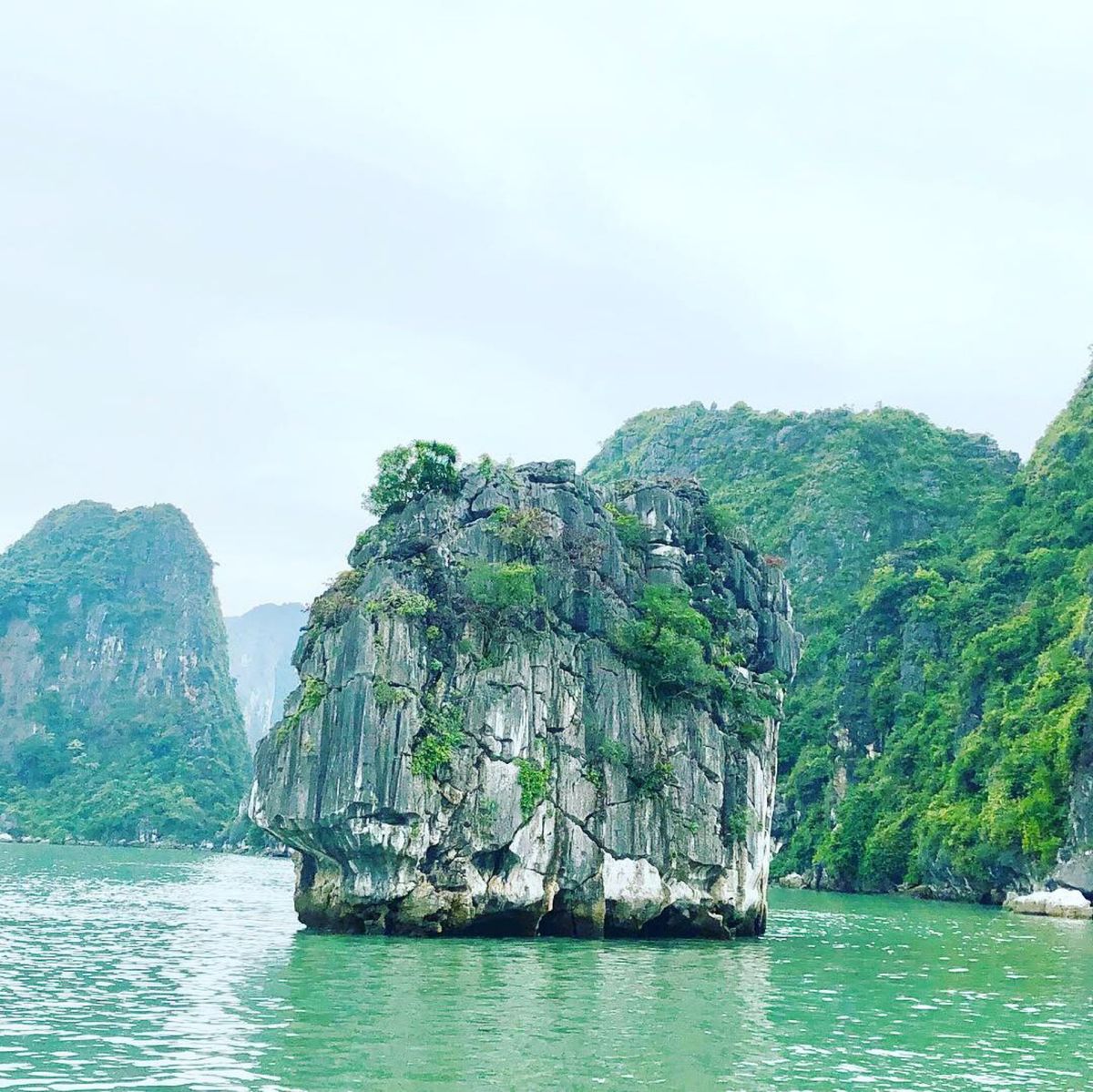 世界遺産ハロン湾。幻想的で美しい。
本場のフォーは絶品でした♡