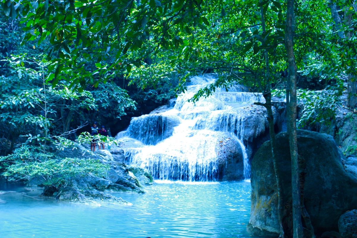JTBのリゾートカンチャナブリツアーでエラワン滝へ。全部で7つの滝がありま...