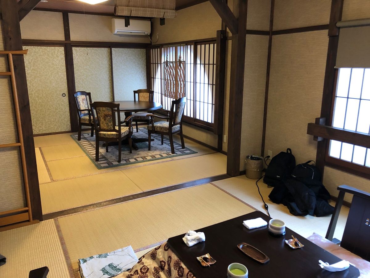 「花敷の湯」の露天風呂付き客室に宿泊。全5室だったので静かに落ち着いて過ご...