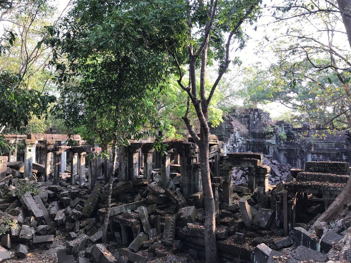ベンメリア、コーケー、プレアヴィヒア3箇所を巡るツアー。
遠いけれど、絶景...