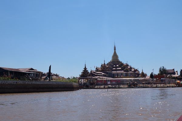 ミャンマー・ヤンゴン、バガン、インレー「ミャンマー」の写真