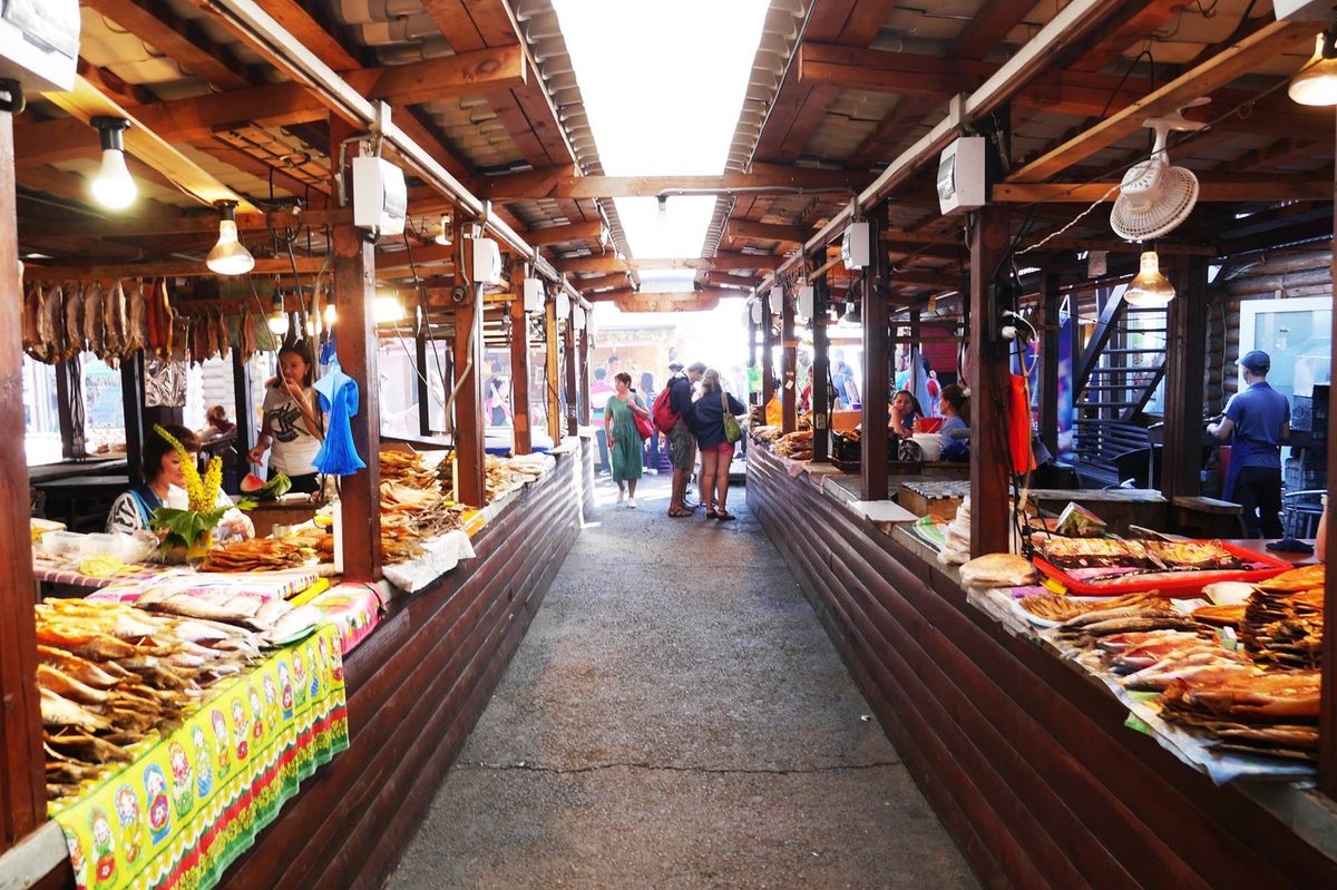 リストビヤンカの町は バイカル湖畔の小さな町。
バイカルアザラシのショーや...