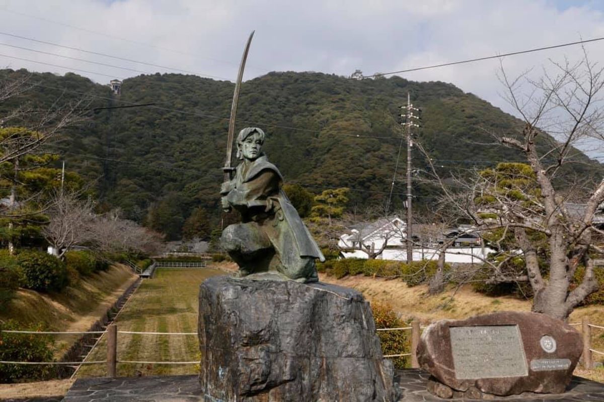 最初日。
由宇のカープ２軍練習場から岩国へ。錦帯橋も岩国城も改修中により、...