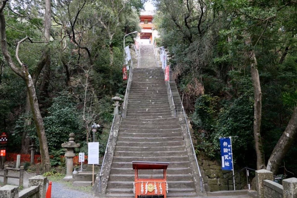２日目は和歌山市郊外寺院巡り。