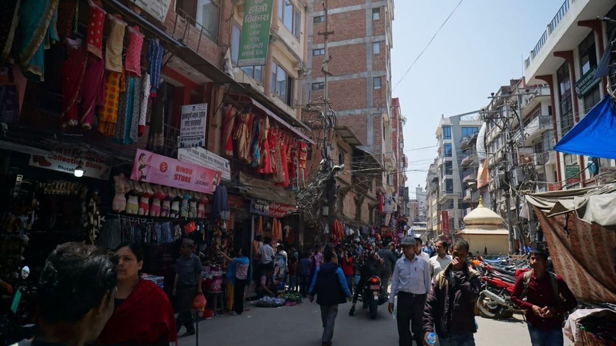 ネパール４日目。
風邪ひいたので昼までホテルで寝る。
ゆっくりカトマンズま...