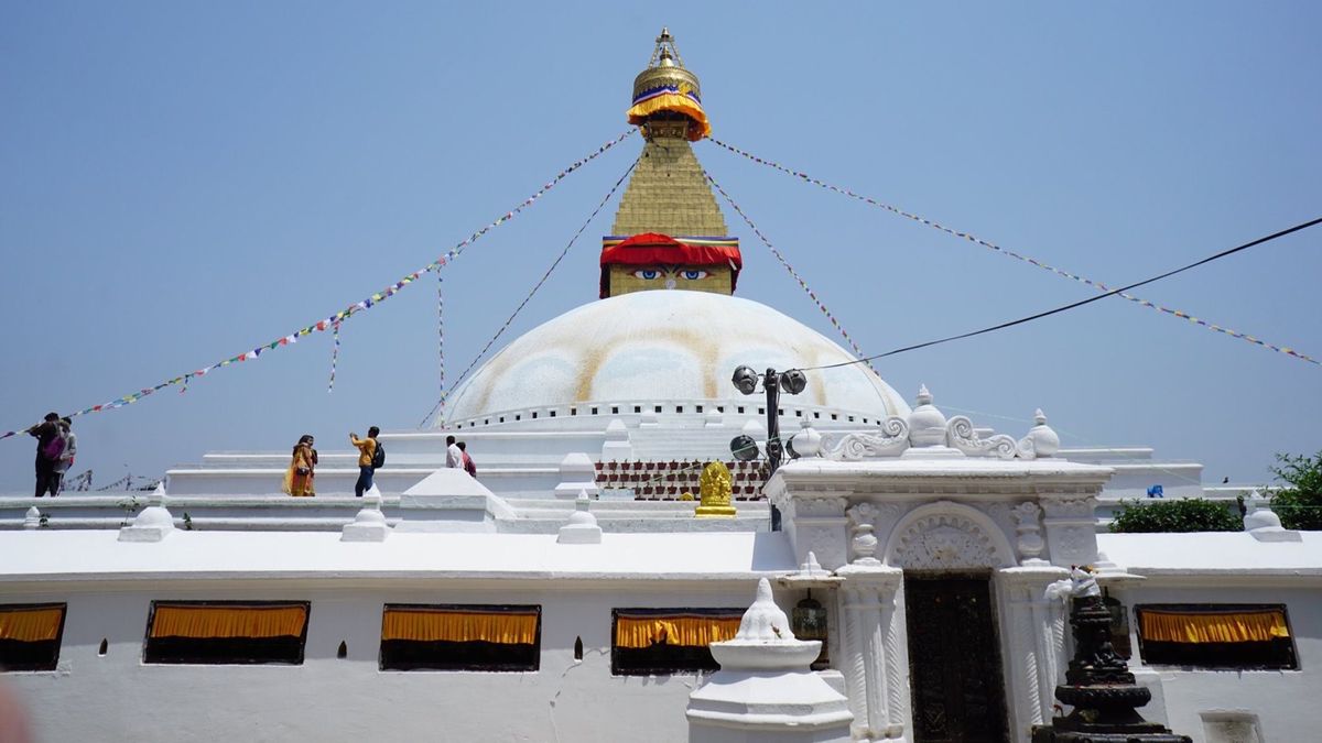 ネパール５日目。
エベレスト遊覧飛行に参加した後、市内散策。