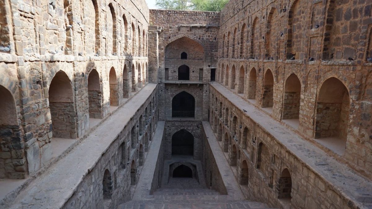 インド２日目。
チャーターでデリー観光。