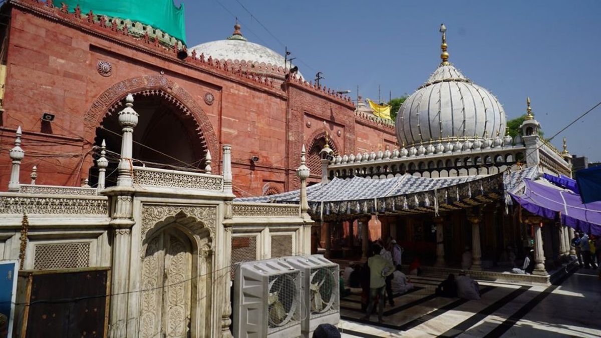 インド２日目。
チャーターでデリー観光。