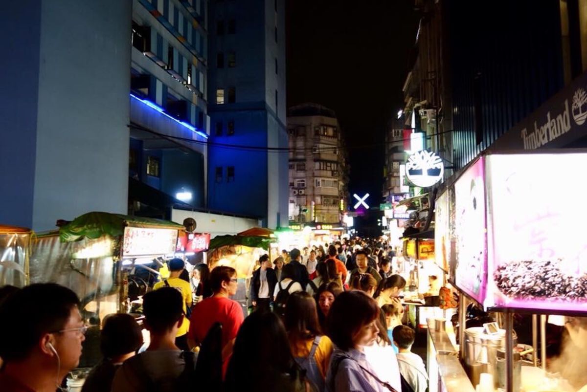 台北夜市。
次は、公館夜市。
麺線美味い！