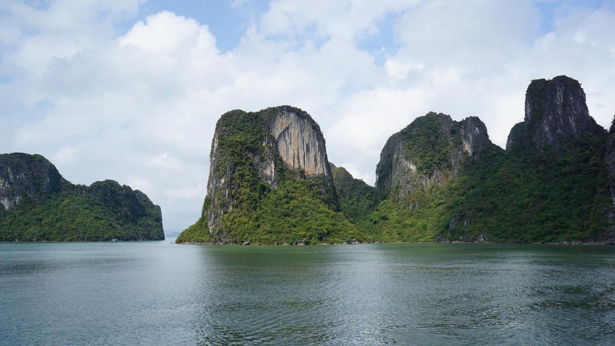 ハノイ５日目。
ハロン湾１泊２日クルーズ。