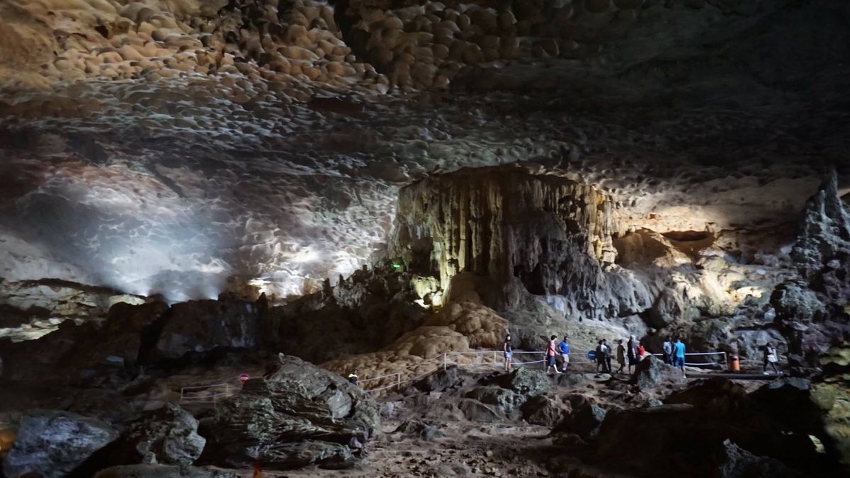 ハノイ６日目。
ハロン湾クルーズ２日目。
そして深夜便で帰国。