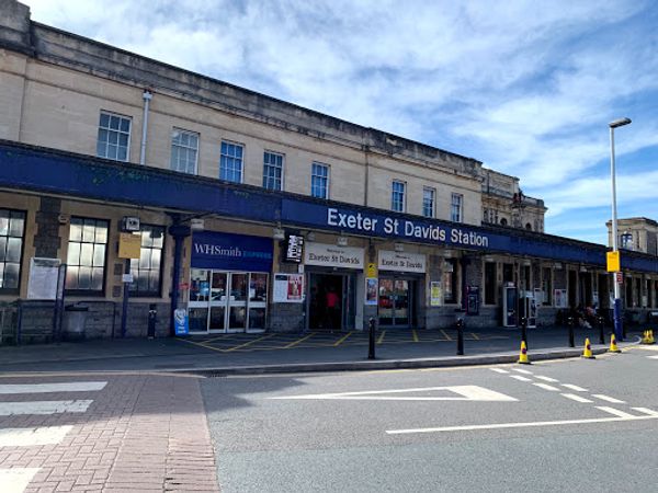 イギリス(英国)・London「イギリス旅行」の写真:さようならエクセター。
駅にある売店で...