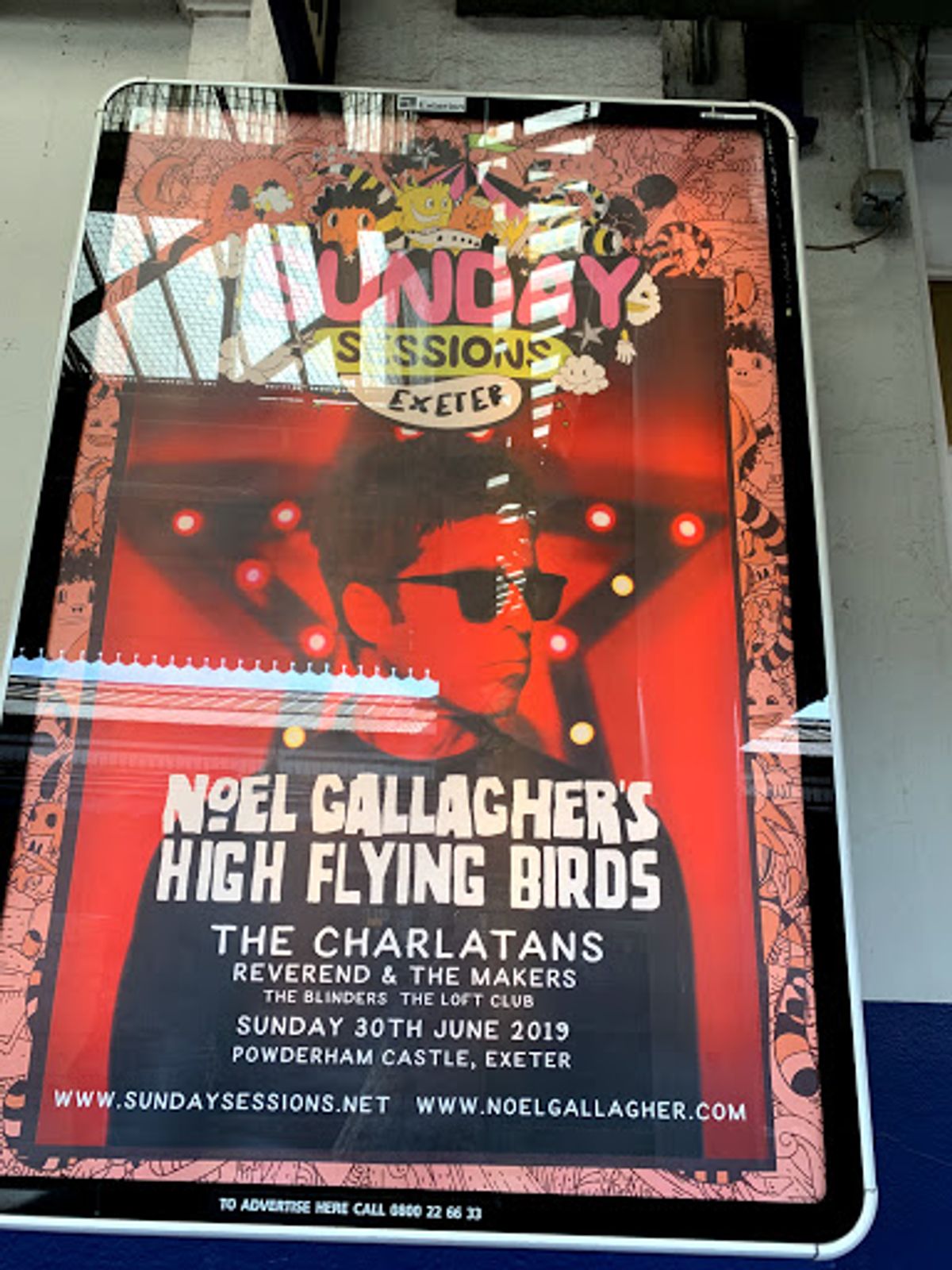 さようならエクセター。
駅にある売店でOasisというジュースとノエルギ...