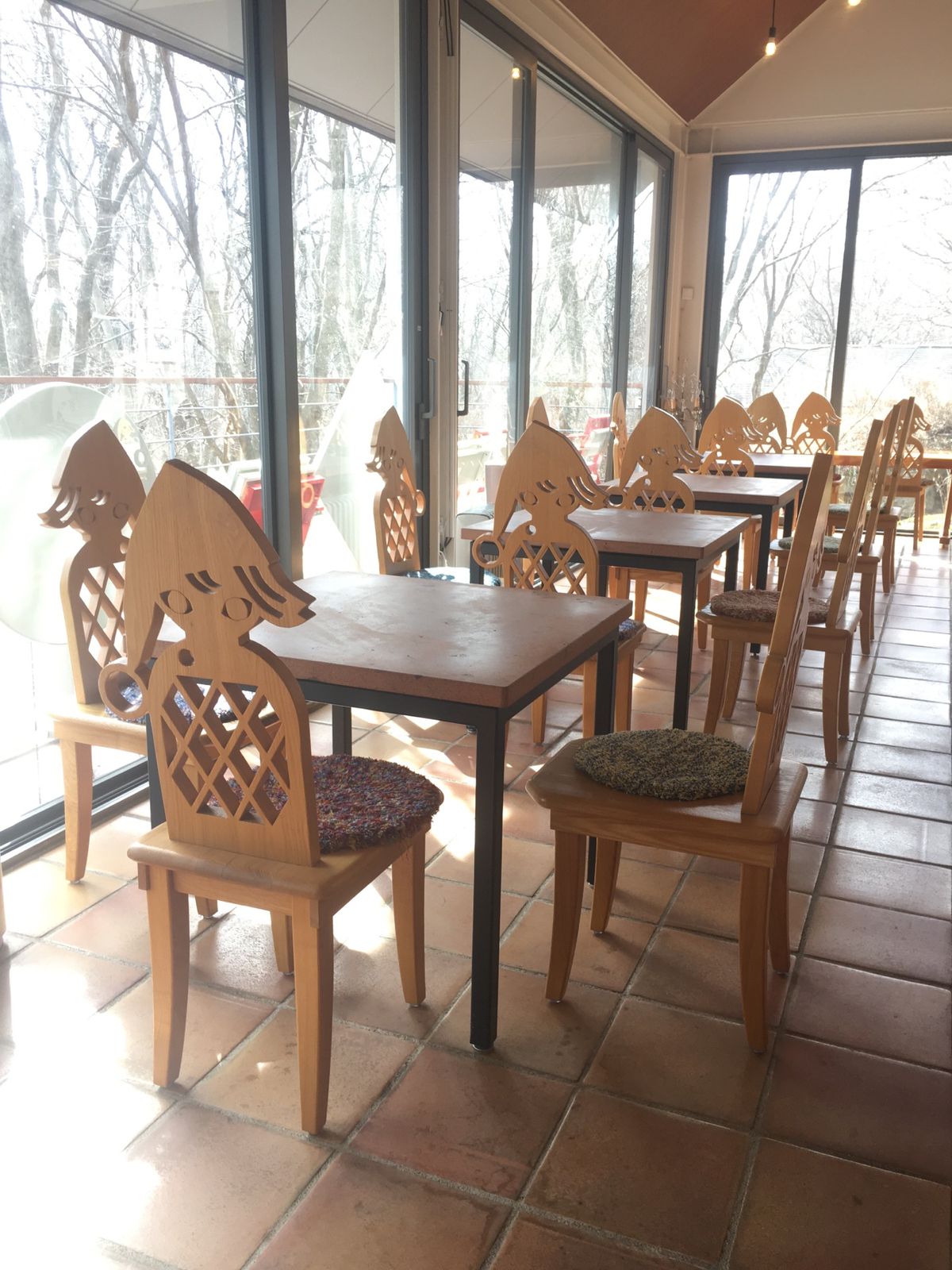 藤城清治美術館。ものすごく素敵な作品に出会えます。
最終展示室の、水と合...