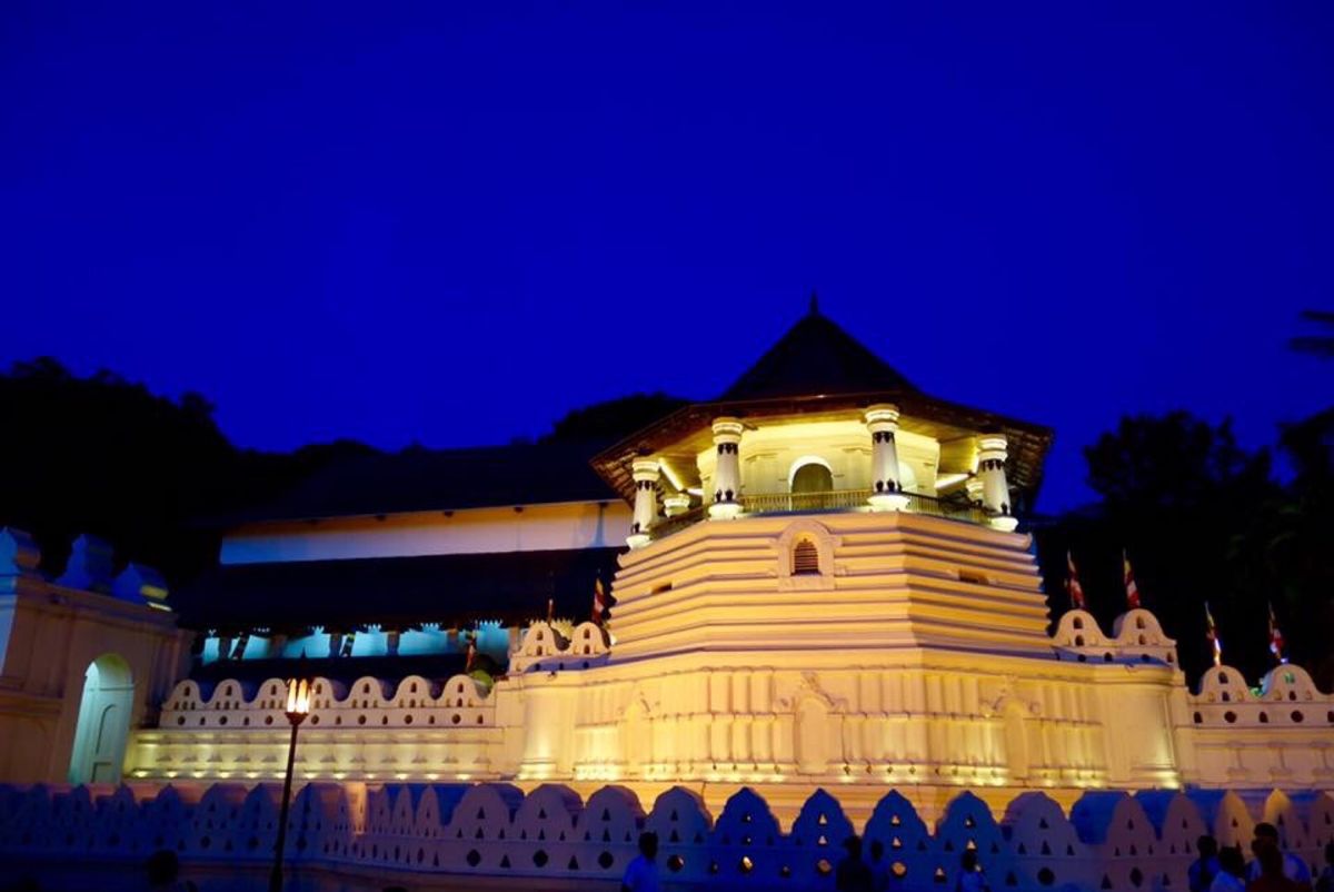 スリランカ１日目。
前日夜中にコロンボ着。
朝一番の汽車でキャンディに。