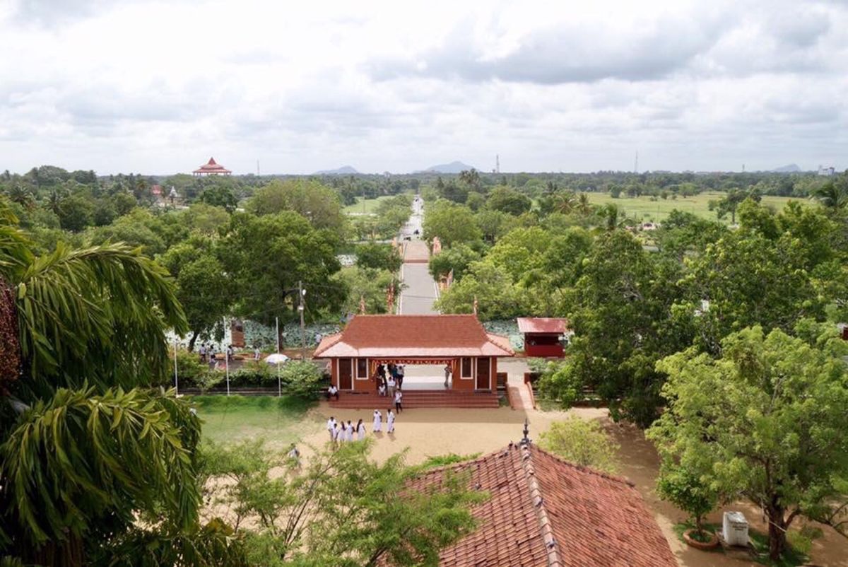 スリランカ４日目。
トゥクトゥクをチャーターし、アヌラーダプラまで行き半日観光。