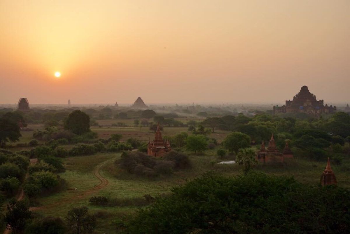ミャンマー２日目。
バガン１日目。
チャーターをしてバガン市内観光。