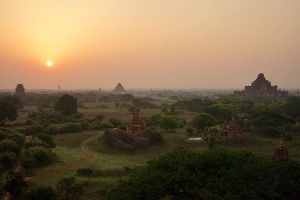 ミャンマー・Bagan「2017/4 Myanmar」の写真：ミャンマー２日目。
バガン１日目。
チャ...