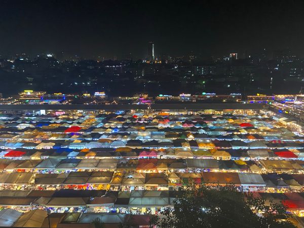 タイ・バンコク「🇹🇭タイ・バンコク」の写真：Night Market