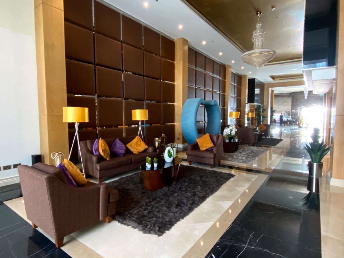 バーレーンで泊まったホテルからの眺め
あちこちが建設中だった！
バルコニー...