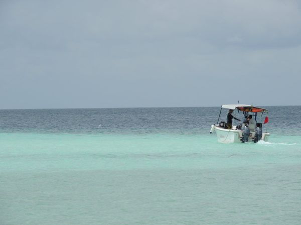 マレーシア・センポルナ「2020年 外務省　海外安全情報は危険レベル３　絶景の海」の写真：Mataking Island