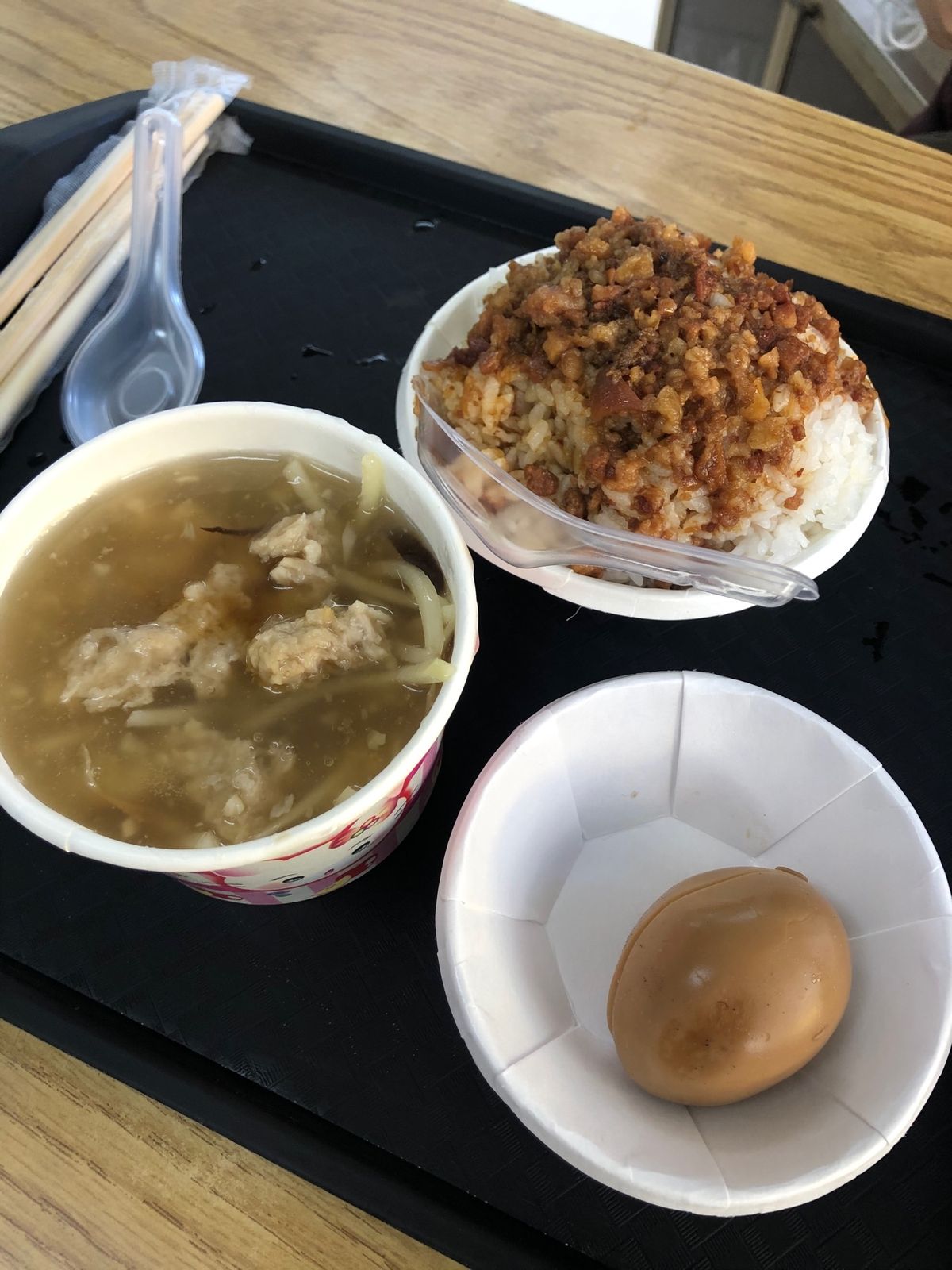食べてばっかり。こんなにごはんに特化した旅行は初。たまにはこんな旅行もあり！