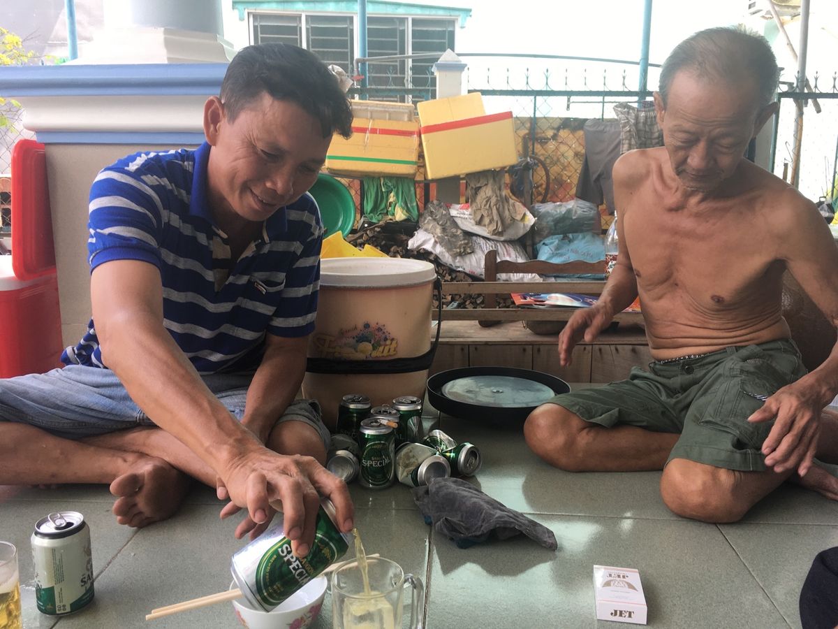 絞めたての鶏粥、新鮮なレバーが素晴らしい。
別の飲みでの鶏肉も自然な旨味が...