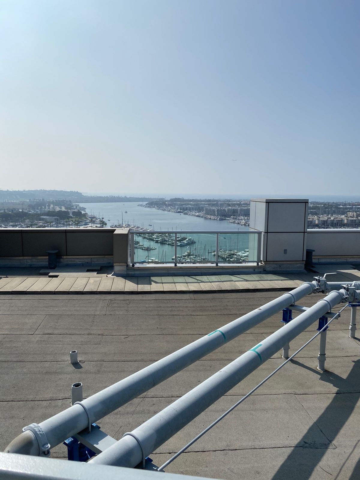 マリーナデルレイという全米最大のヨットハーバーに隣接するタワーマンション
...