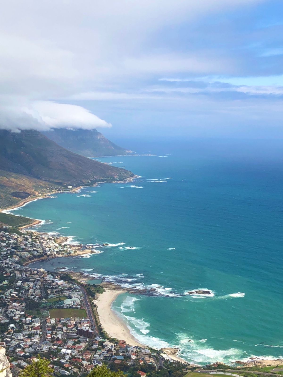 ライオンズヘッドからの景色⛰
スニーカーで登るの大変だったけど
景色はめっ...