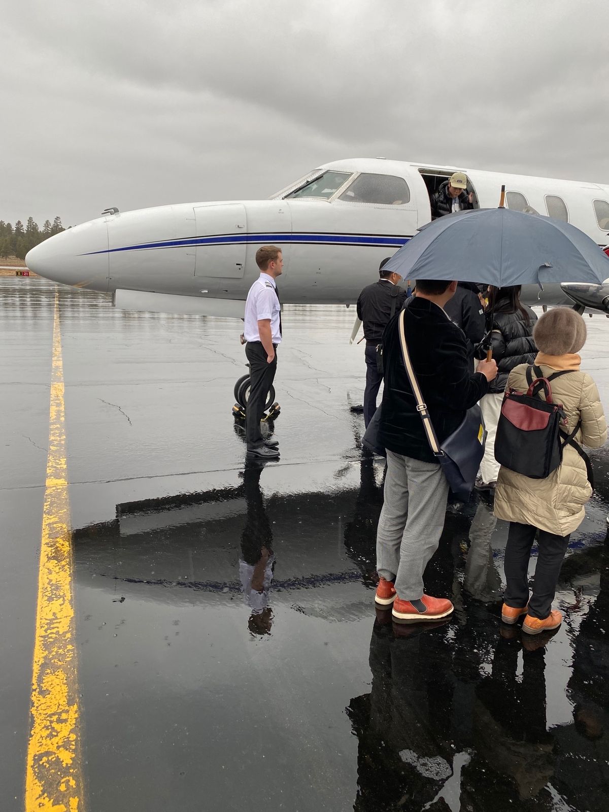 セスナに乗ってグランドキャニオンへ
朝5時起きで1.5時間ぐらいかけて、東...