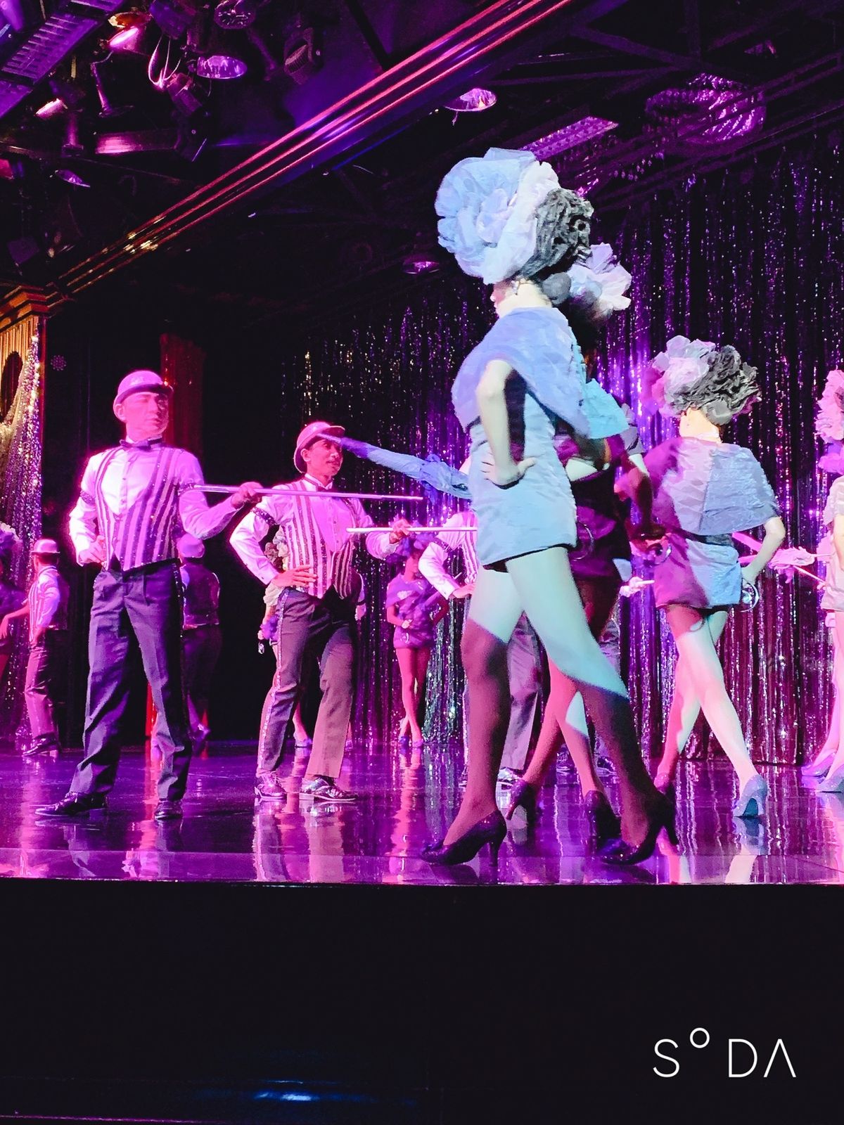 2日目
＊有名なピンクのカオマンガイのお店ラーン・ガイトーン・プラトゥーナ...