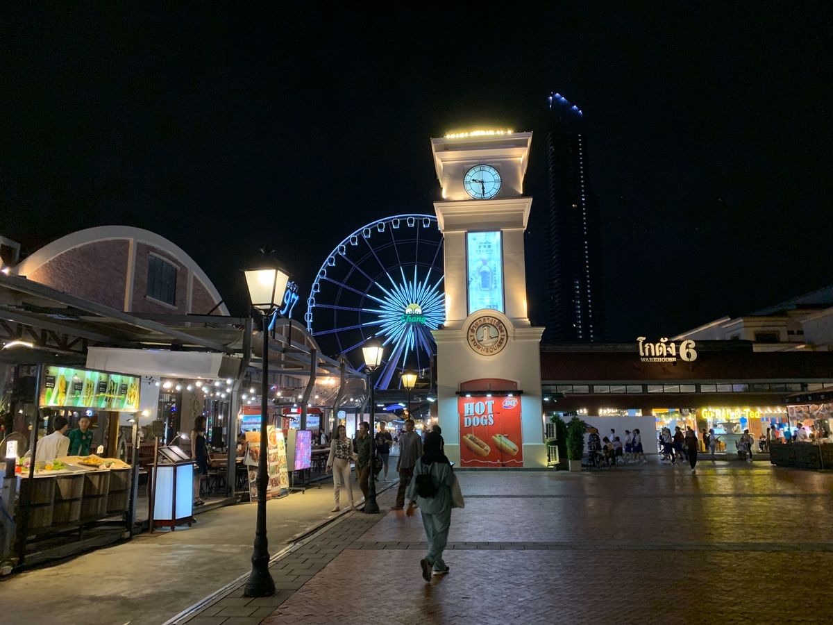 2日目
＊有名なピンクのカオマンガイのお店ラーン・ガイトーン・プラトゥーナ...