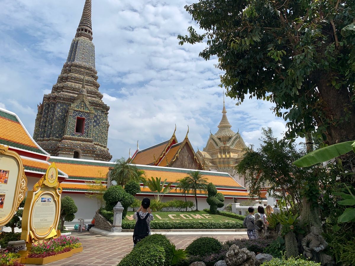 最終日
みんなもご存知ワット・ポーへ
カラフルで豪華でとっても素敵だった✨...