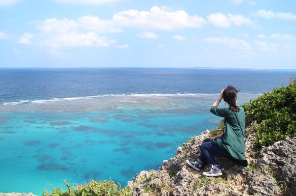 日本・沖縄「宮古島🐢夫婦旅行」の写真：伊良部島のイグアナ岩
道を見つけて辿り着...