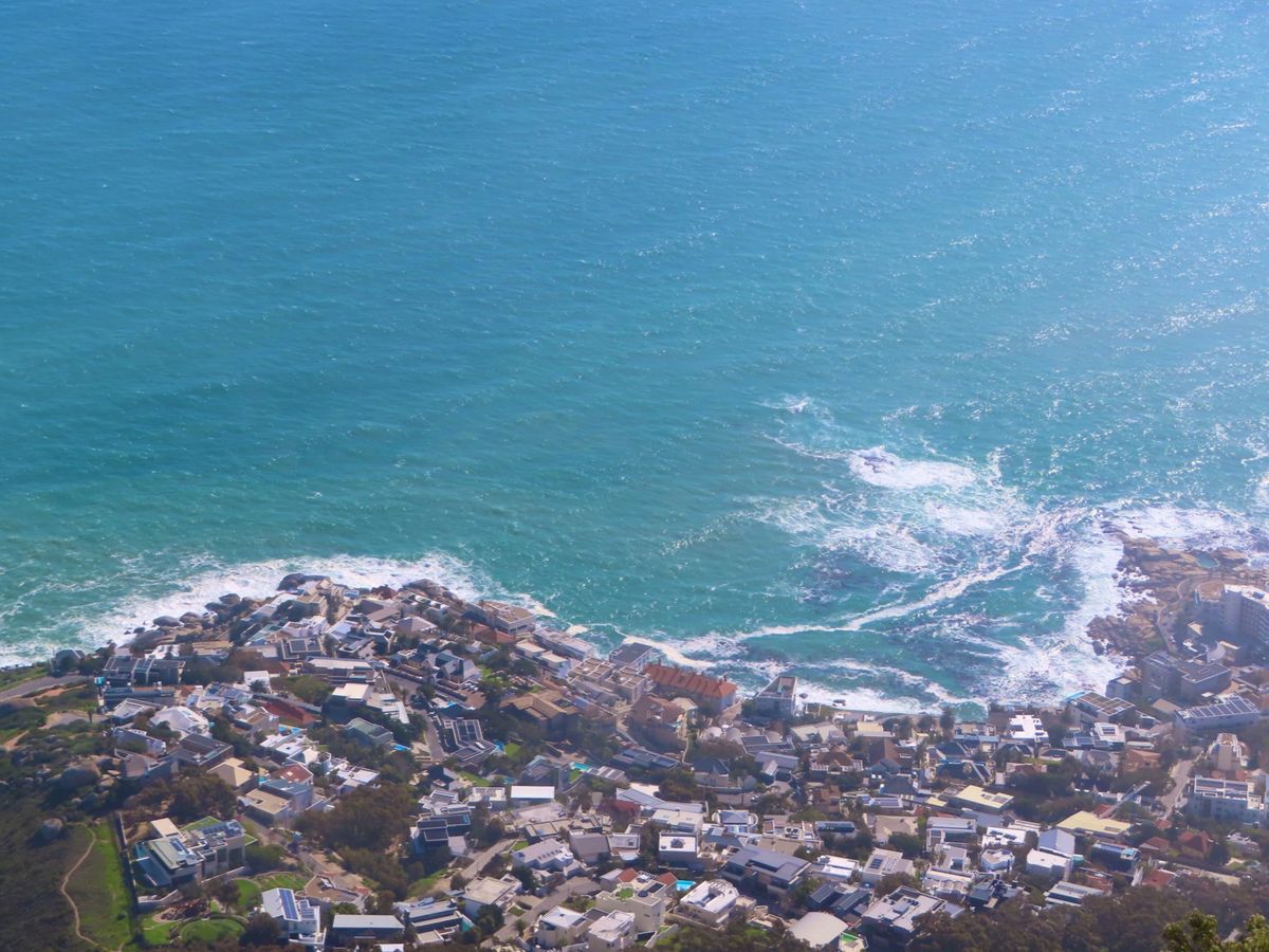 しつこいけど絶景すぎたので
ライオンズヘッド頂上からの眺めラスト

ところ...