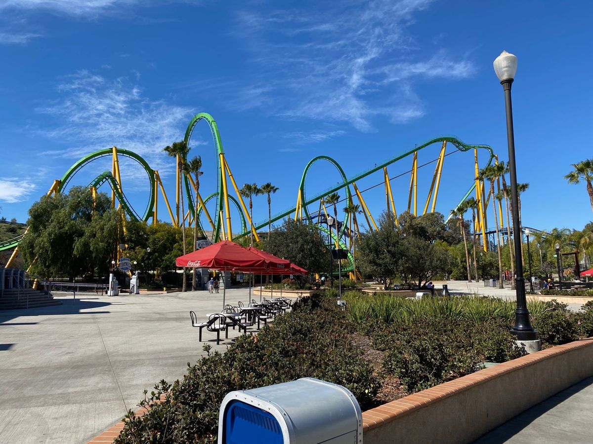 シックスフラッグス マジックマウンテン
つい絶叫マシン数年乗ってないなーと...