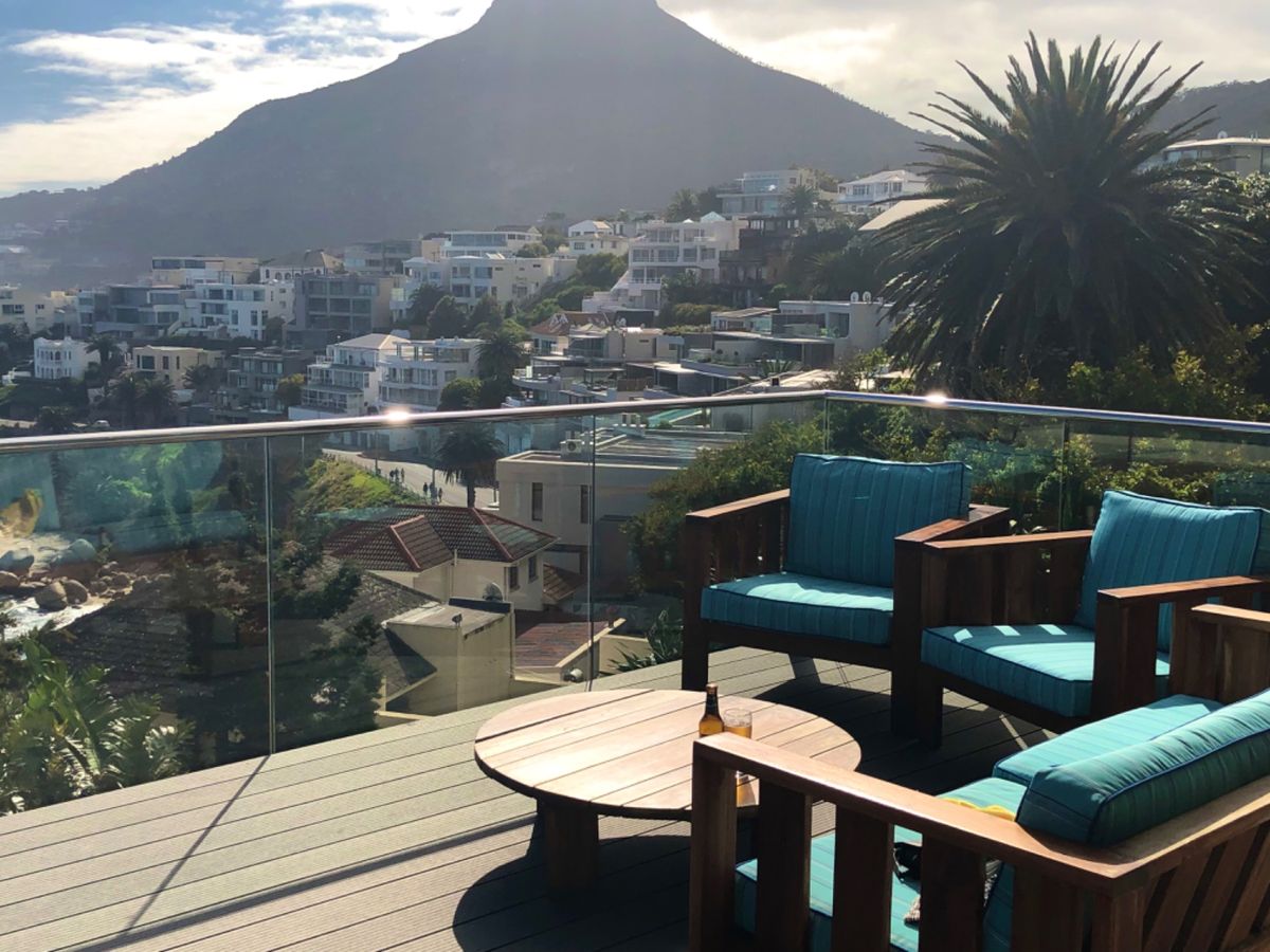 ペンギン調査が終わった後はせっかくなので眺め抜群の贅沢宿へ宿泊

朝も昼も...