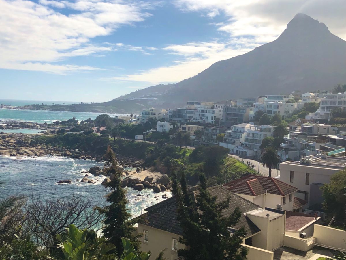 ペンギン調査が終わった後はせっかくなので眺め抜群の贅沢宿へ宿泊

朝も昼も...