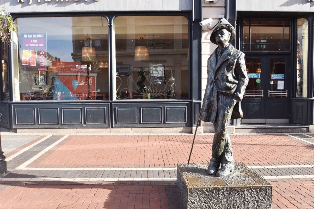 ダブリンの像達。