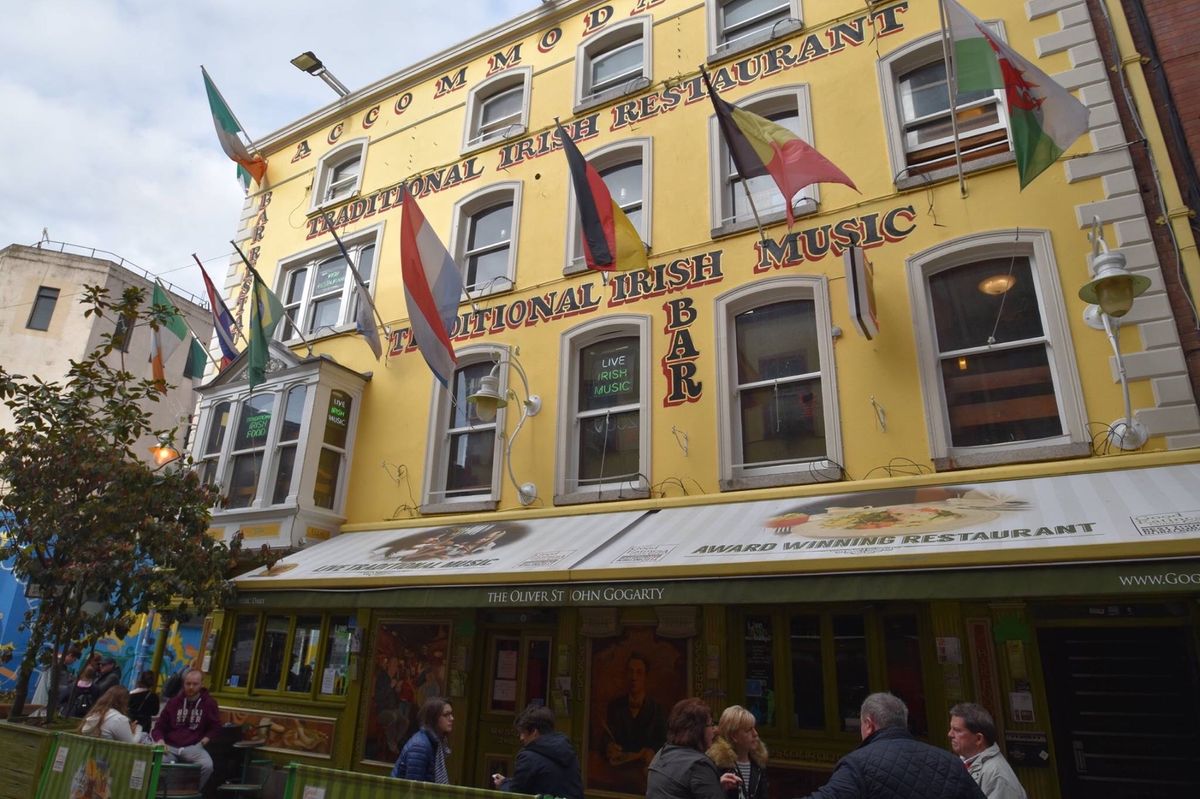 ダブリンのパブ達。