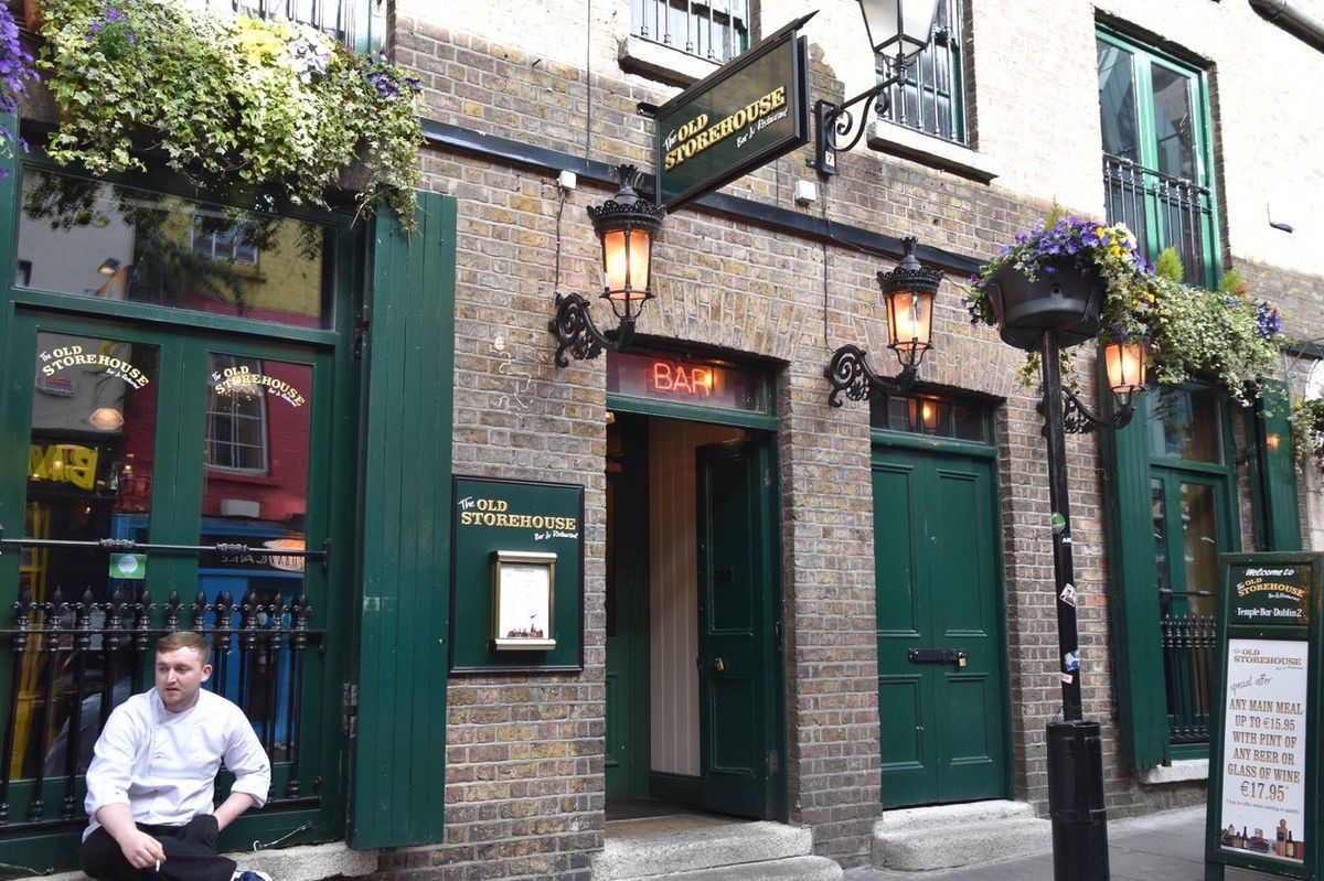 ダブリンのパブ達。