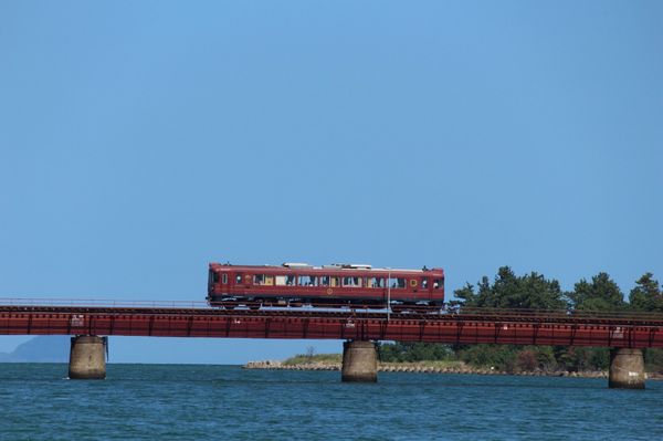 日本・京都府「京丹後鉄道に乗る🚃夫婦旅行」の写真：由良川橋梁
電車の来る時間を調べて事前に...