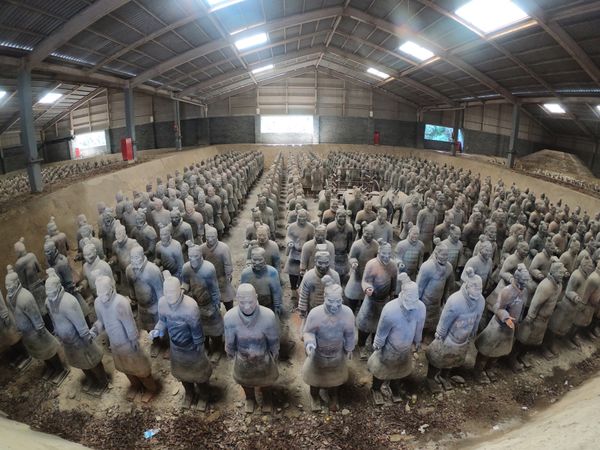 日本・姫路「姫路からの旅🇯🇵」の写真：西安にも来れました❗️けっこうな数の兵马...