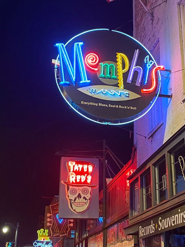 アメリカ(米国)・メンフィス、「音楽ルーツを辿る旅」の写真：23時頃だからか、それとも時期的なものか...