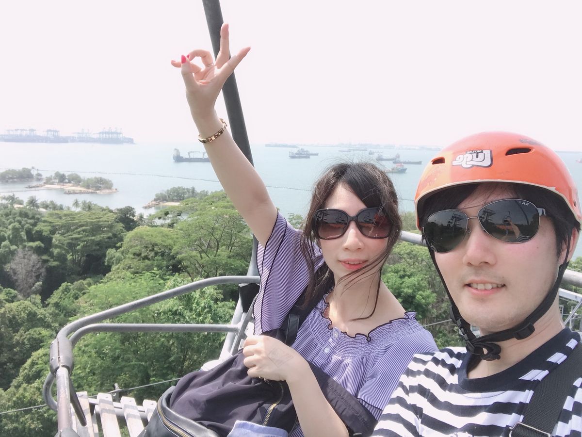 セントーサ島
リュージュという自転車ソリみたいなので遊んだ。
よく見たらニ...